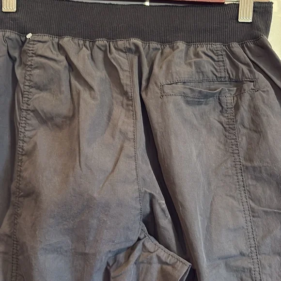 NWOT Free People Movement Mesmerize Me Black Cargo Pants Size Small Hiking - Picture 11 of 16
